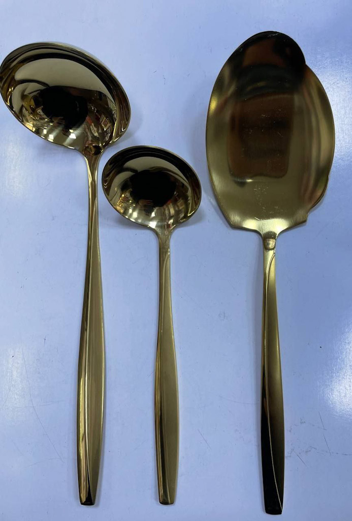 قاشق و چنگال یونیک طلایی ۶نفره